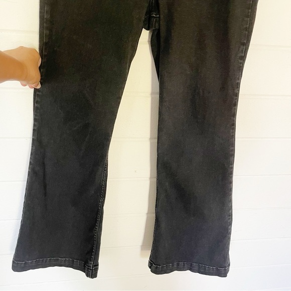 Old Navy Women’s Washed Black Extra High Rise Flare Trouser Jeans Size 14 - Picture 5 of 7